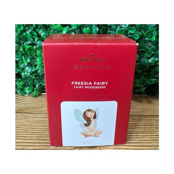 Hallmark Freesia Fairy - Fairy Messengers Series 17th Keepsake Ornament 2021 - Picture 1 of 9